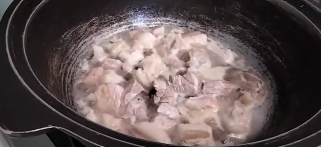 Bring everything to a boil over medium heat.